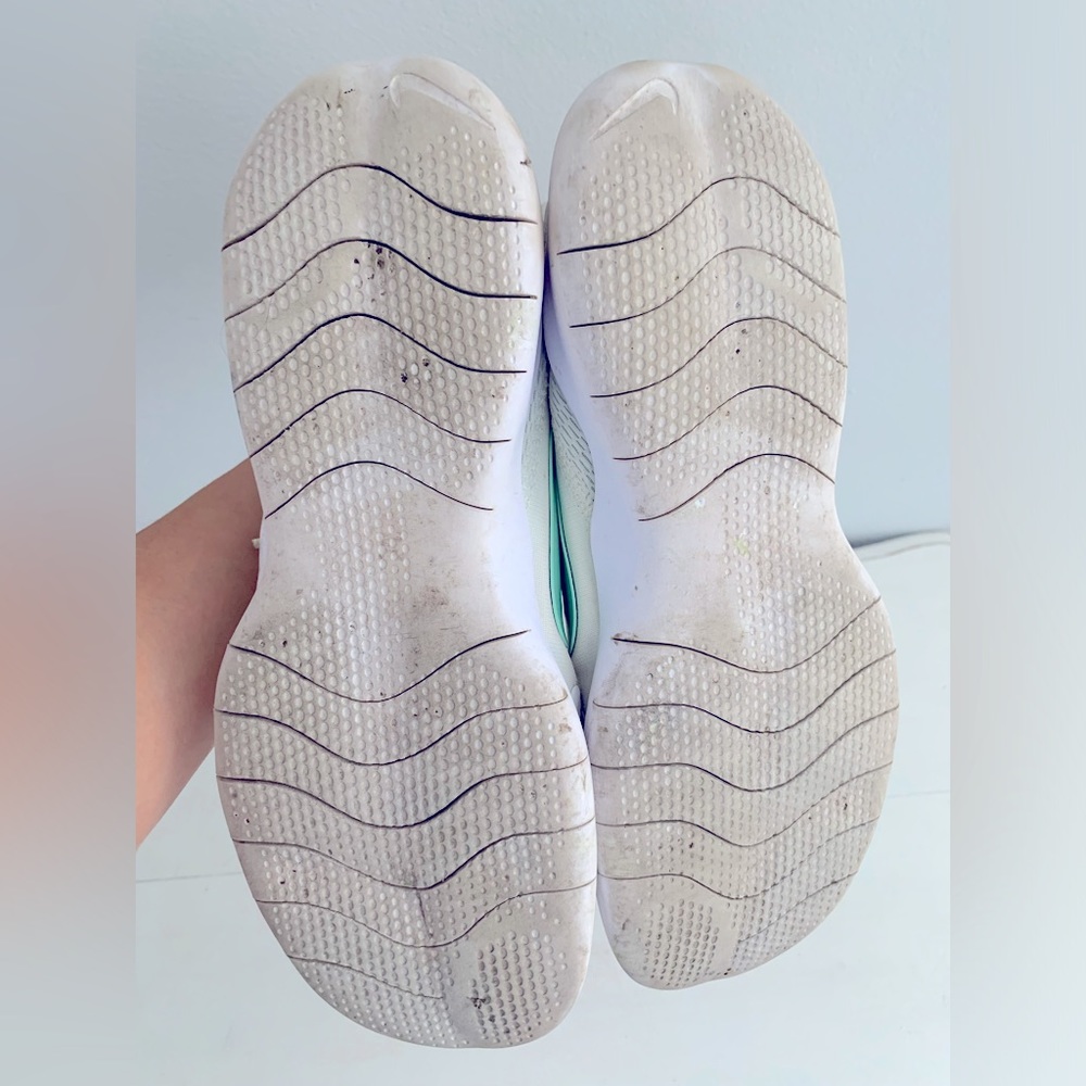 🌸Women’s Nike Running Shoes - Picture 5 of 5